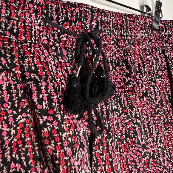 Loft | Pink Floral Elastic Waist Pull On Rayon Shorts Size Medium - Picture 3 of 6